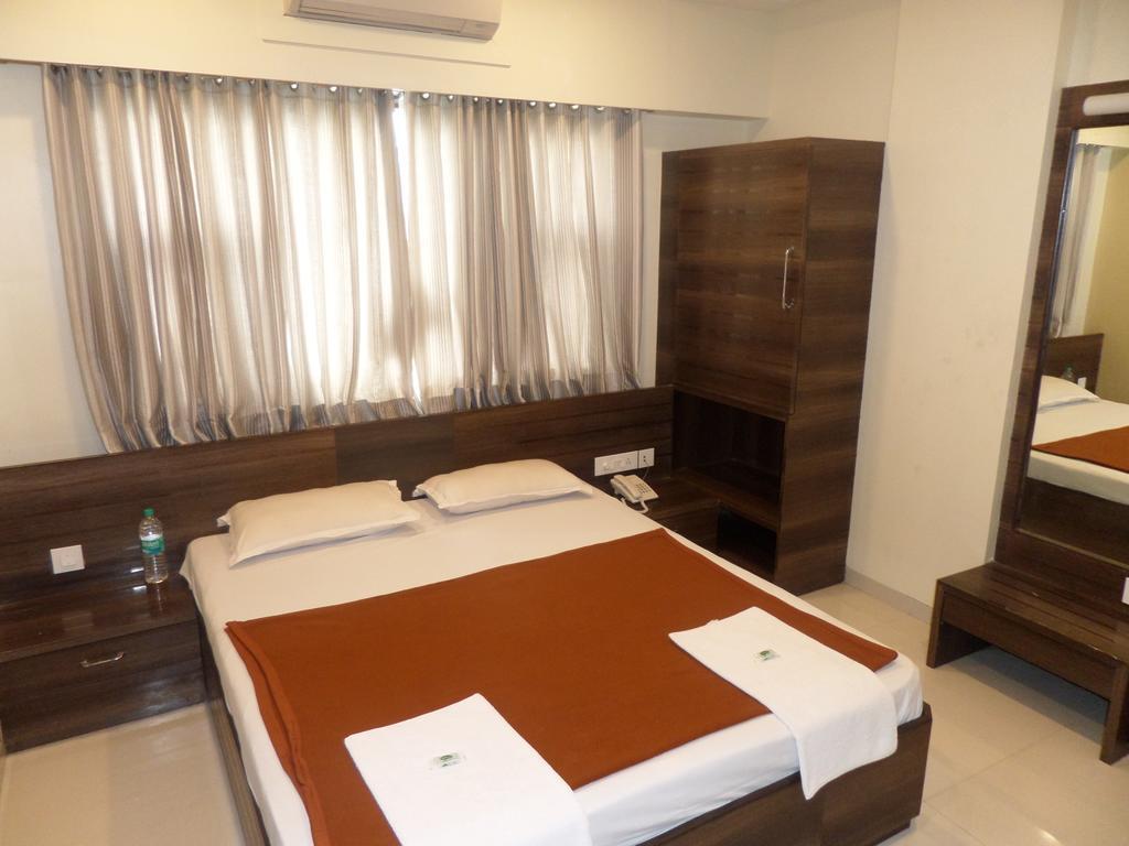Отель Sai Heera Residency Ширди Номер фото
