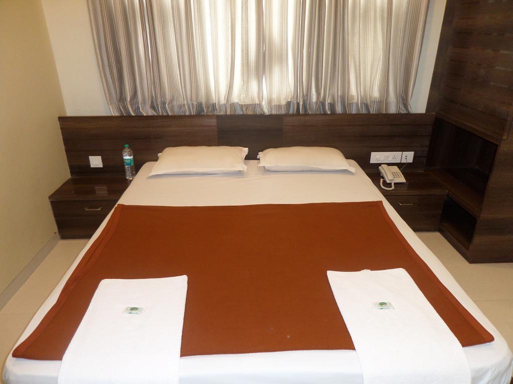Отель Sai Heera Residency Ширди Номер фото