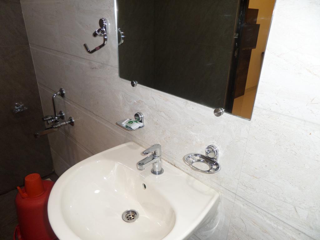 Отель Sai Heera Residency Ширди Номер фото