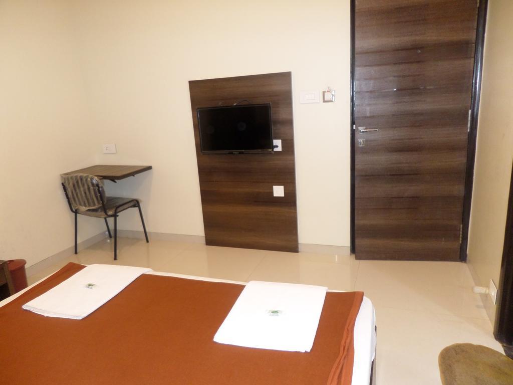Отель Sai Heera Residency Ширди Номер фото
