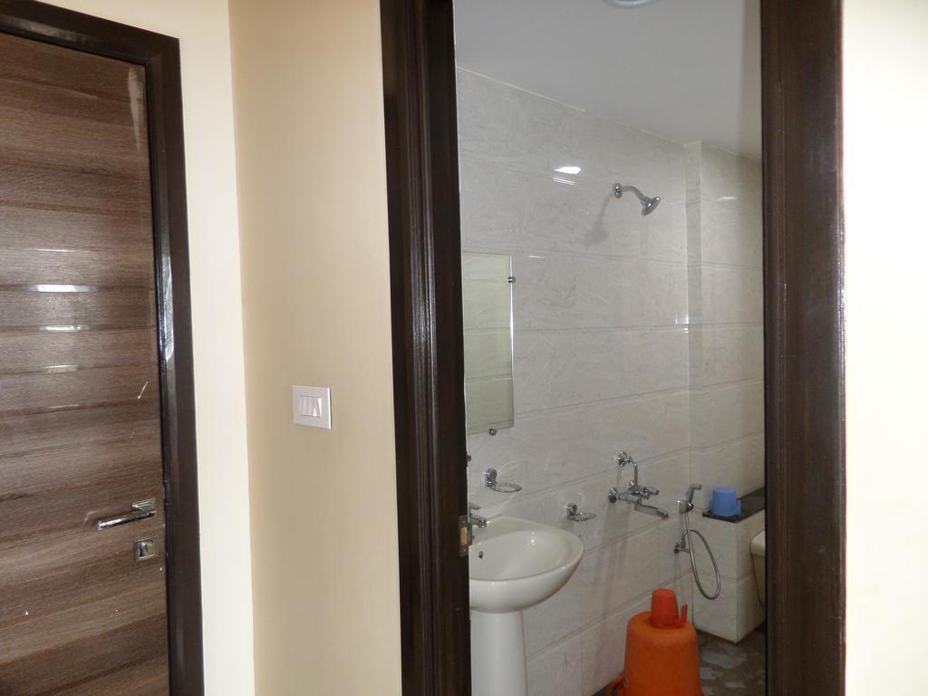 Отель Sai Heera Residency Ширди Экстерьер фото