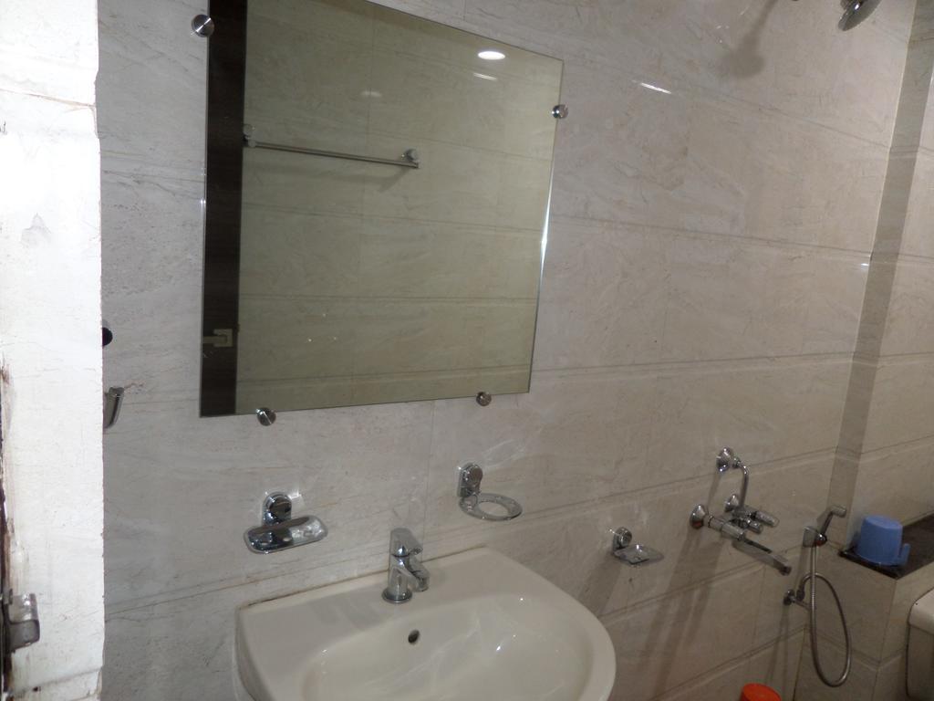 Отель Sai Heera Residency Ширди Экстерьер фото