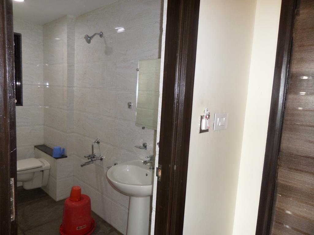 Отель Sai Heera Residency Ширди Экстерьер фото